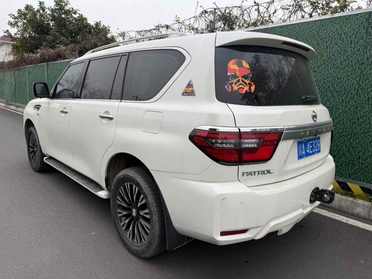 日產(chǎn) 途樂  2014款 5.6L LE圖片