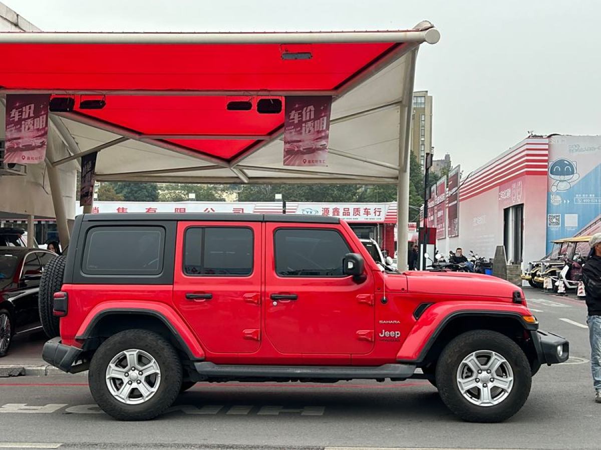 Jeep 牧馬人  2019款 2.0T Sahara 四門版 國(guó)VI圖片