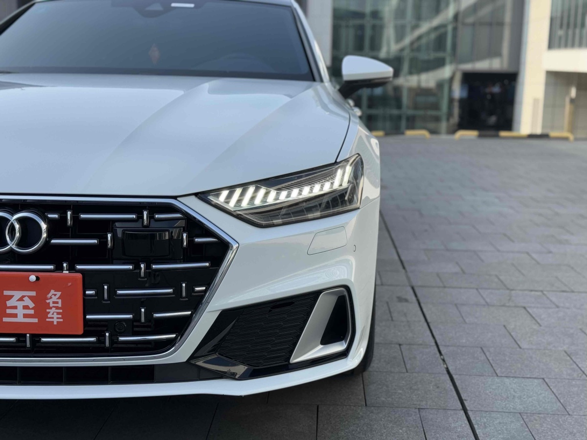 奧迪 奧迪A7L  2024款 45TFSI quattro S-line 見遠(yuǎn)型 曜黑套裝圖片