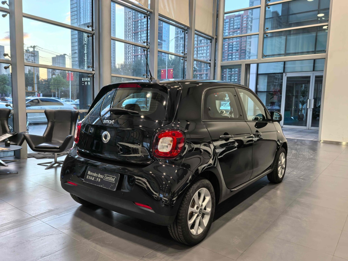 smart forfour  2016款 1.0L 52千瓦靈動版圖片