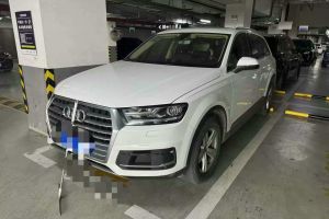 奧迪Q7 奧迪 40 TFSI S line運動型