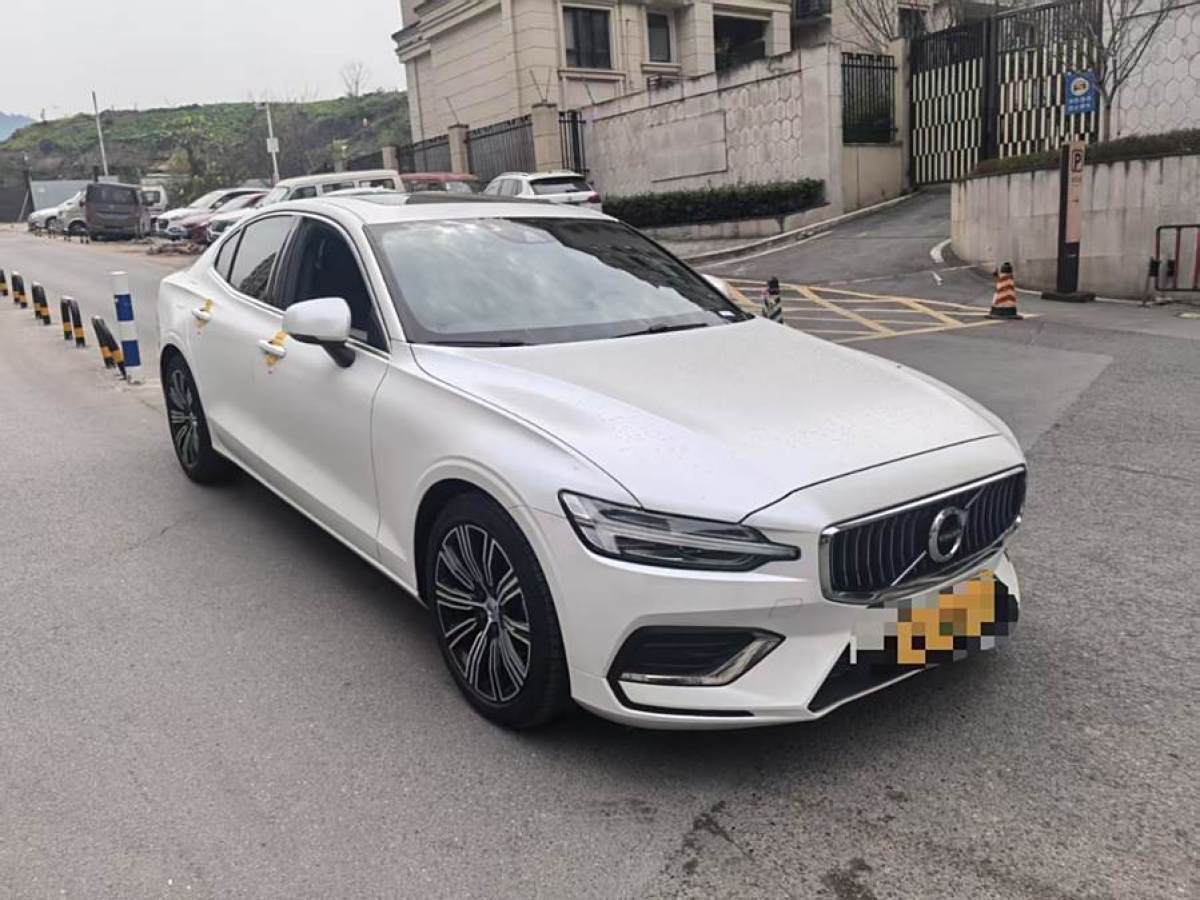 沃爾沃 S60L  2023款 B4 智逸豪華版圖片