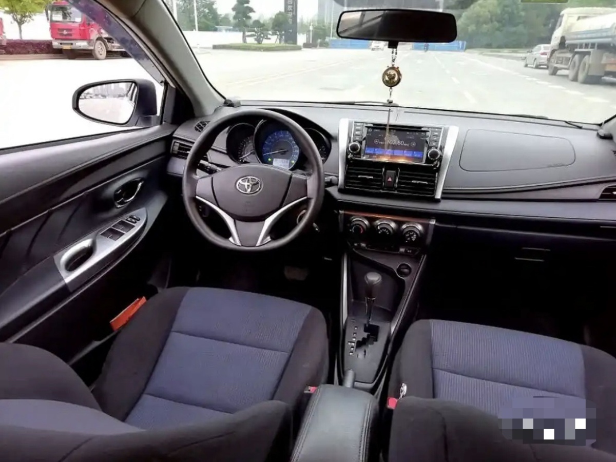 豐田 YARiS L 致炫  2015款 1.5E 自動(dòng)魅動(dòng)版圖片