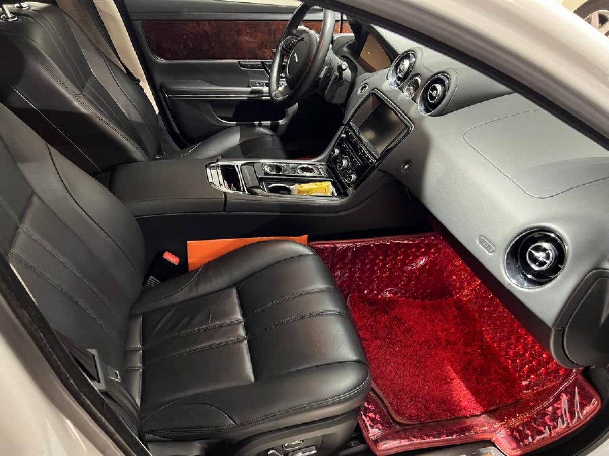 捷豹 XJ  2014款 XJL 3.0 SC 兩驅(qū)全景商務(wù)版圖片