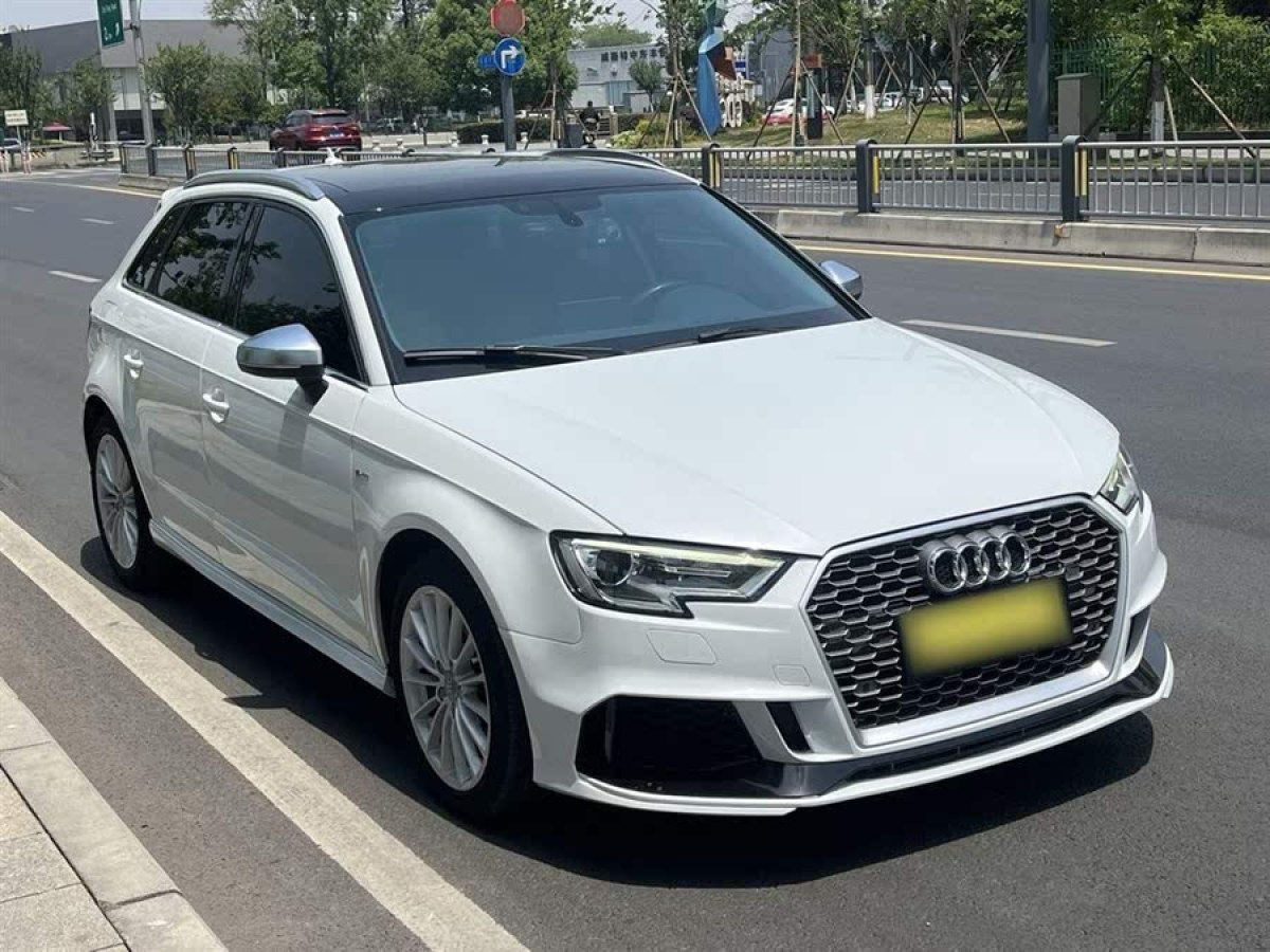 奧迪 奧迪A3  2018款 30周年年型 Sportback 35 TFSI 時尚型圖片