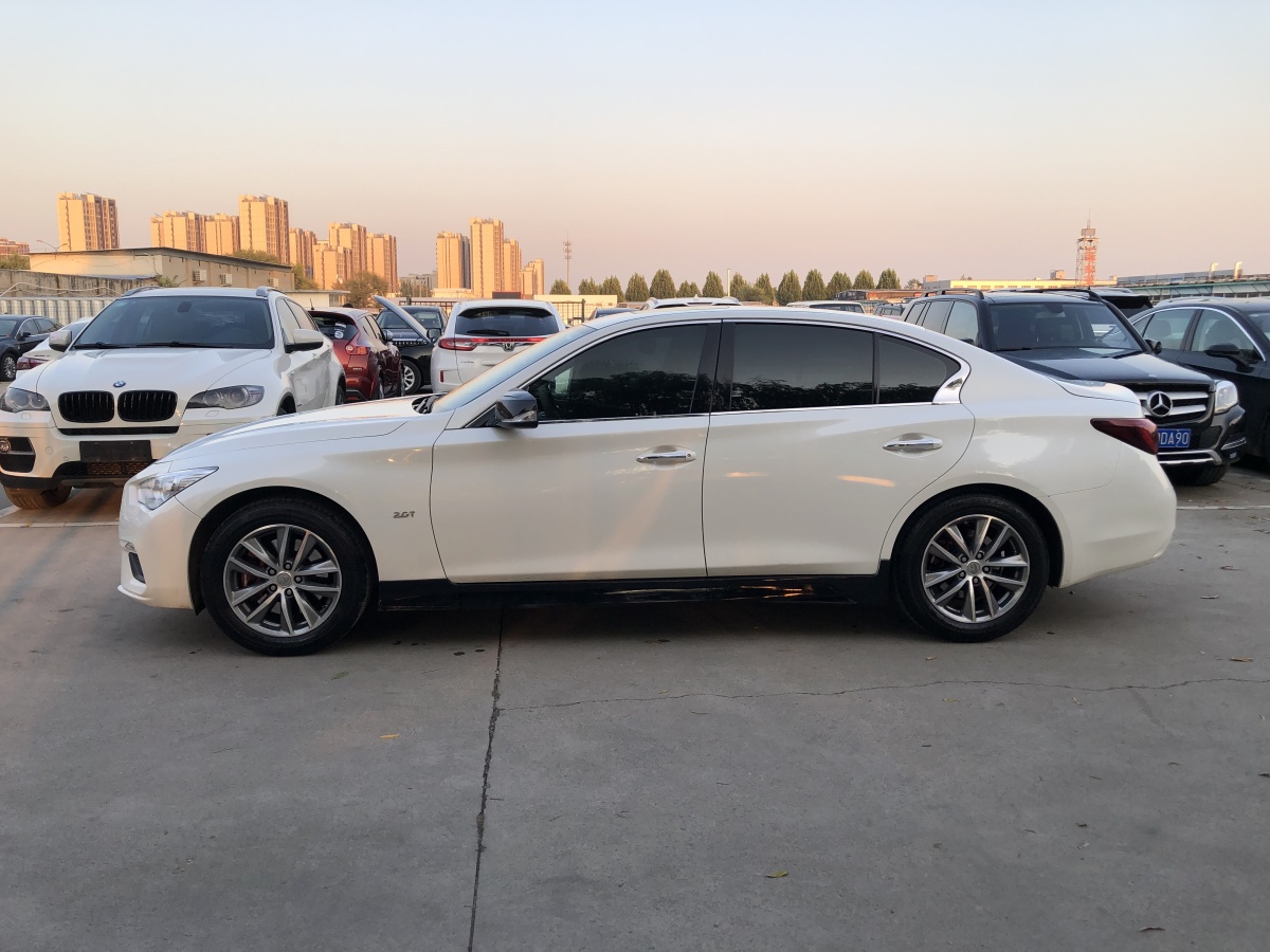 英菲尼迪 Q50L  2021款 2.0T 舒適版圖片