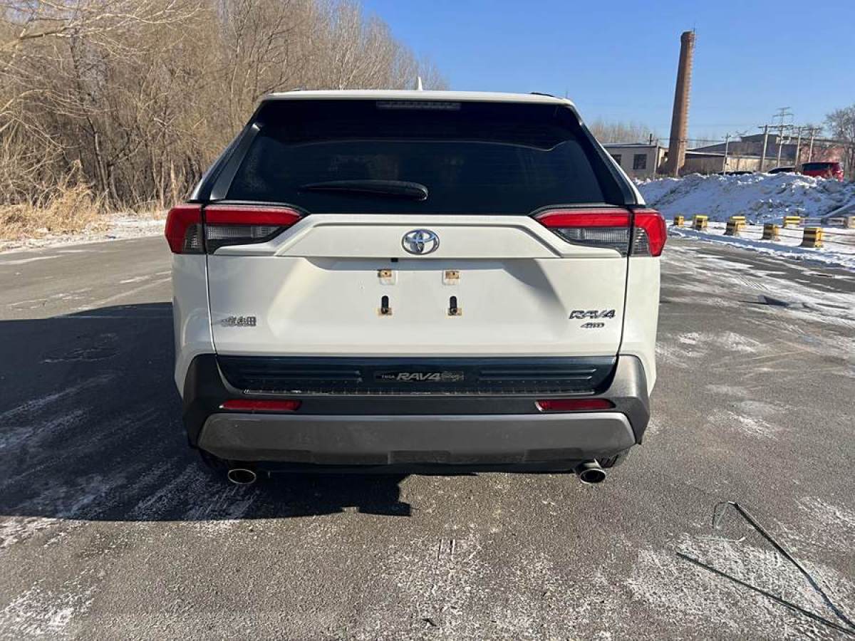 豐田 RAV4榮放  2020款 2.0L CVT四驅(qū)風(fēng)尚PLUS版圖片