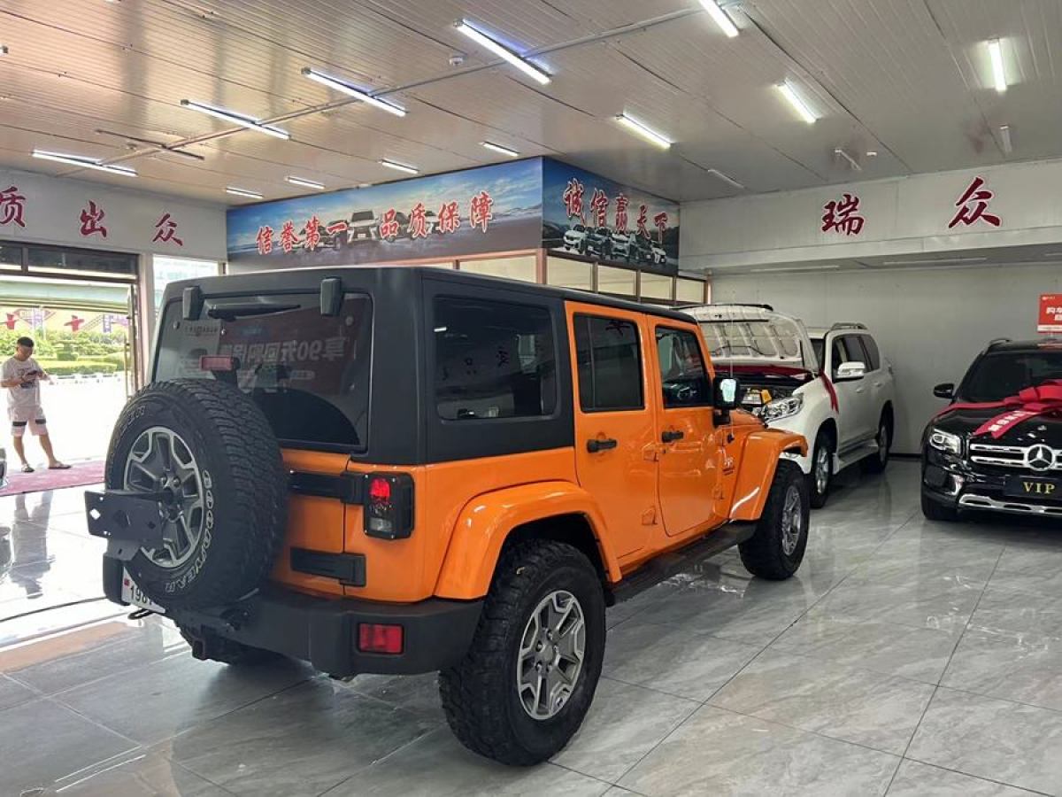 Jeep 牧馬人  2012款 3.6L Sahara 四門(mén)版圖片