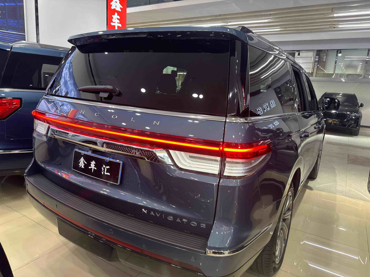 林肯 領(lǐng)航員  2022款 3.5T 尊耀版圖片