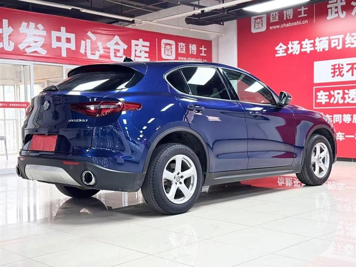 阿爾法·羅密歐 Stelvio  2017款 2.0T 200HP 豪華版圖片