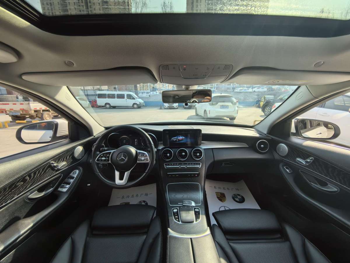 2019年8月奔驰 奔驰C级  2019款 C 180 L 动感型运动版