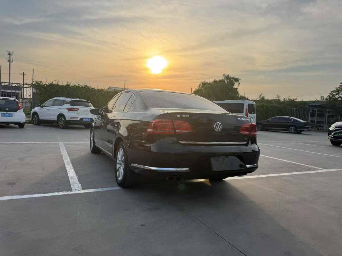 大眾 邁騰  2012款 1.8 TSI 改款領(lǐng)先版圖片
