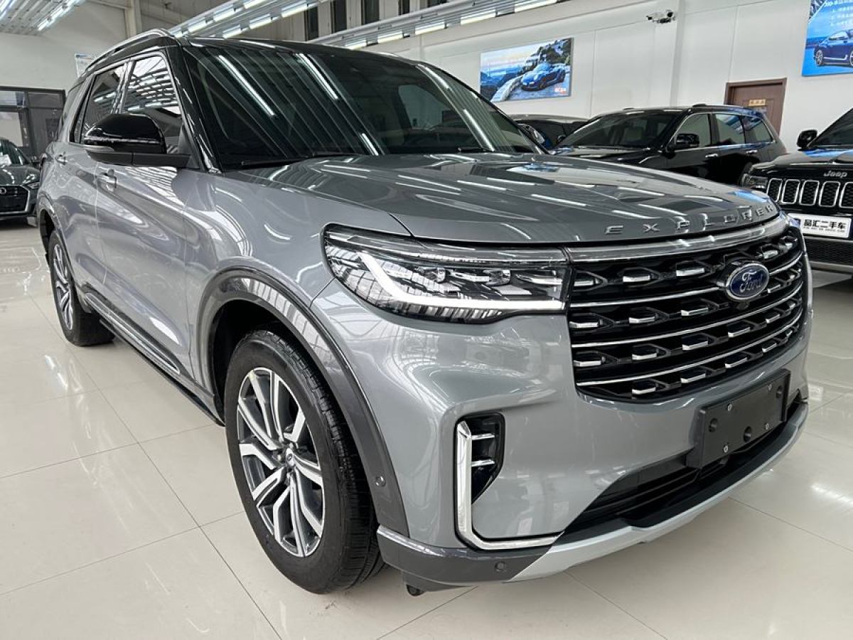 福特 探險(xiǎn)者  2023款 EcoBoost 285 四驅(qū)鈦金版 6座圖片