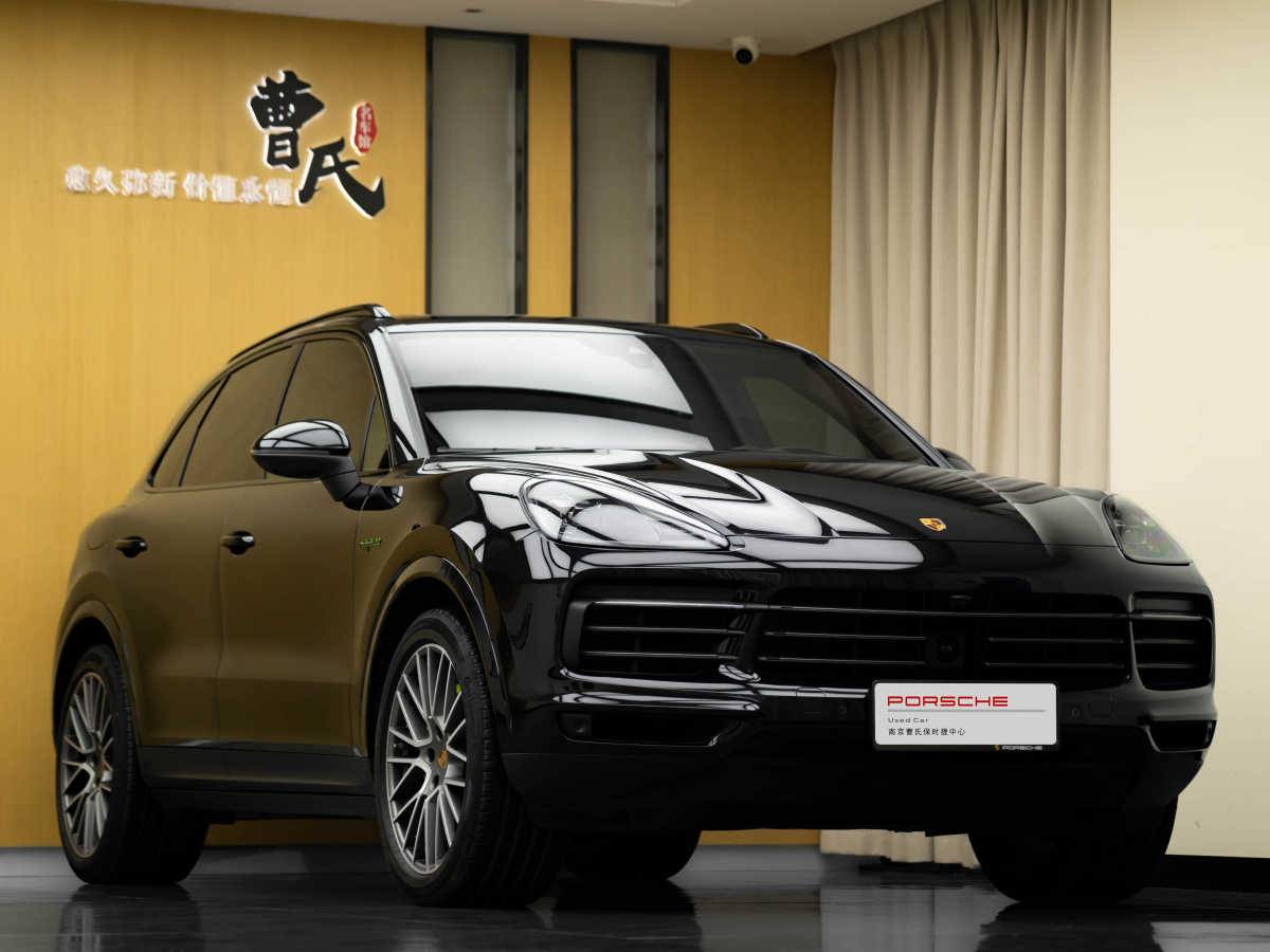 保時(shí)捷 Cayenne新能源  2023款 Cayenne E-Hybrid 2.0T 鉑金版圖片