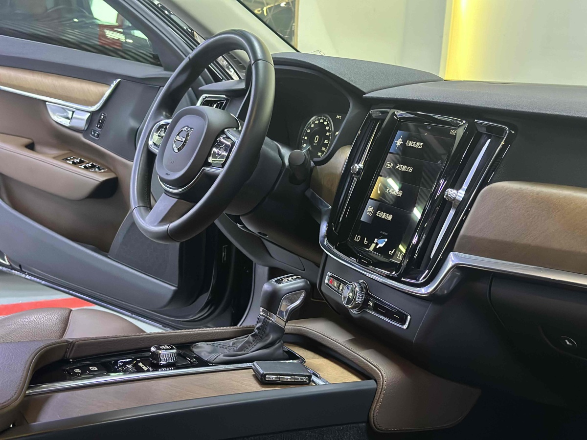 沃爾沃 S90  2020款 改款 T5 智逸豪華版圖片