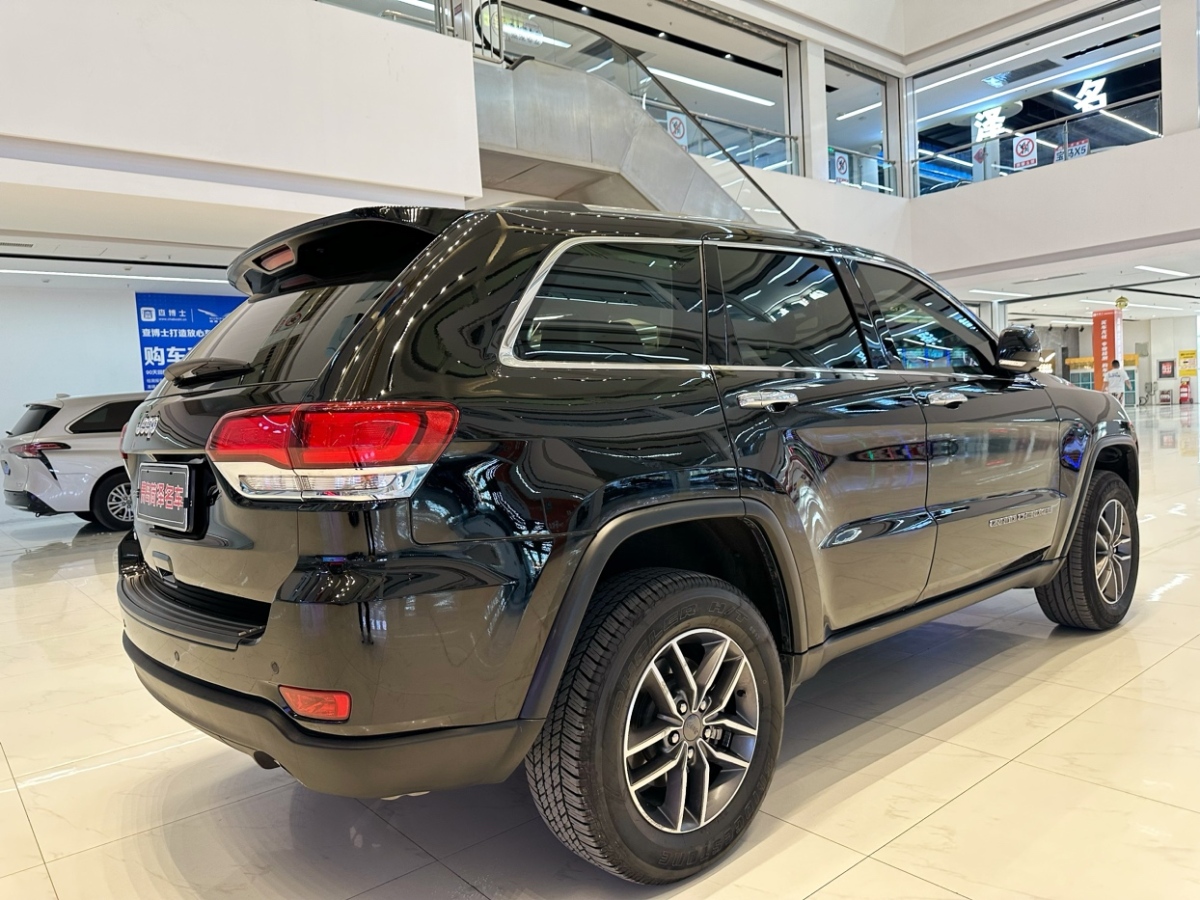 2021年02月Jeep 大切諾基  2020款 3.0L 專業(yè)導(dǎo)航版