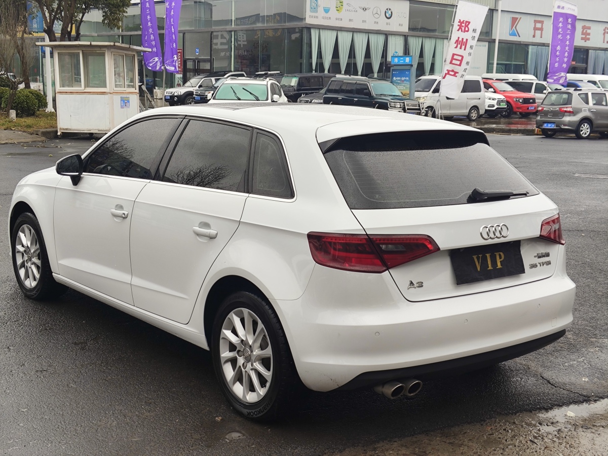 奧迪 奧迪A3  2015款 Sportback 35 TFSI 百萬(wàn)紀(jì)念智領(lǐng)型圖片