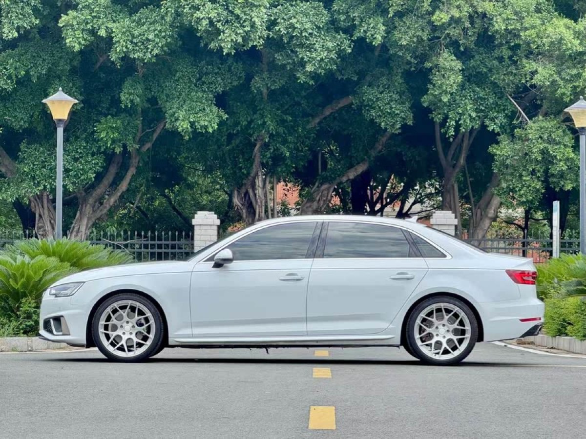奧迪 奧迪A4L  2018款 30周年年型 40 TFSI 進(jìn)取型圖片