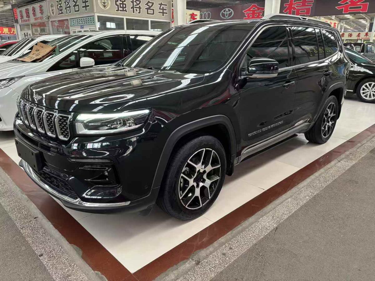 Jeep 大指揮官  2022款 2.0T 四驅(qū)豪華版圖片