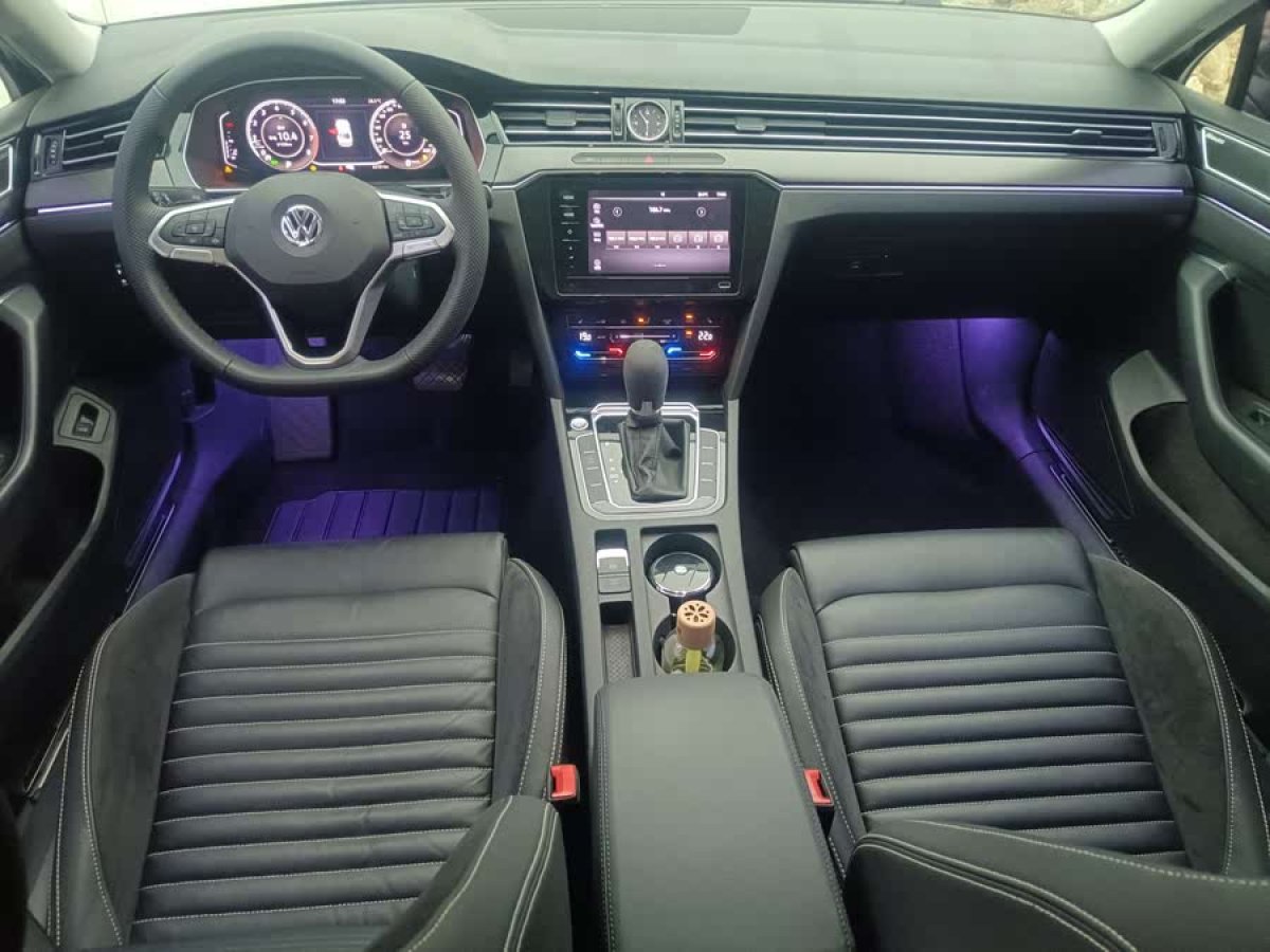 大眾 邁騰  2020款 330TSI DSG 領(lǐng)先型圖片