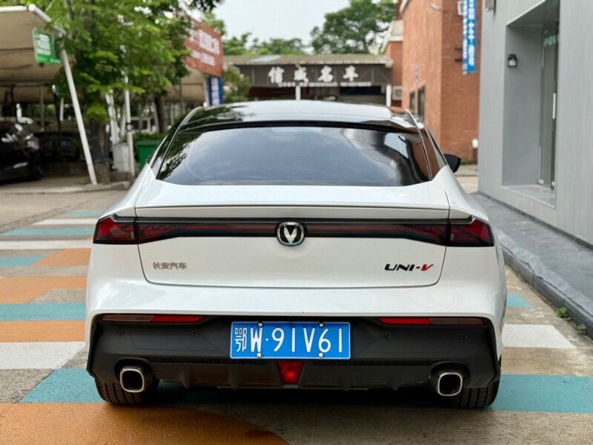 長安 長安UNI-V  2023款 1.5T 尊貴型圖片