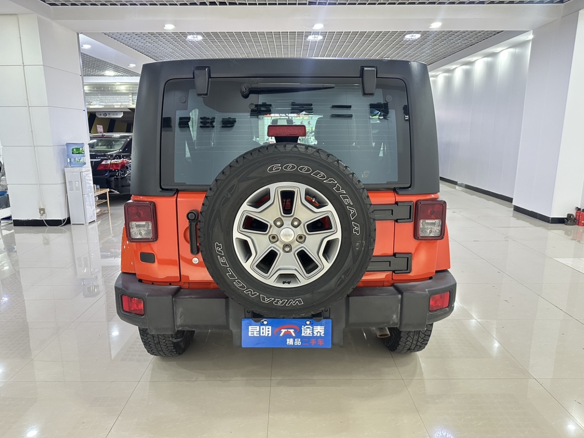 Jeep 牧馬人  2015款 3.0L Sahara 四門舒享版圖片