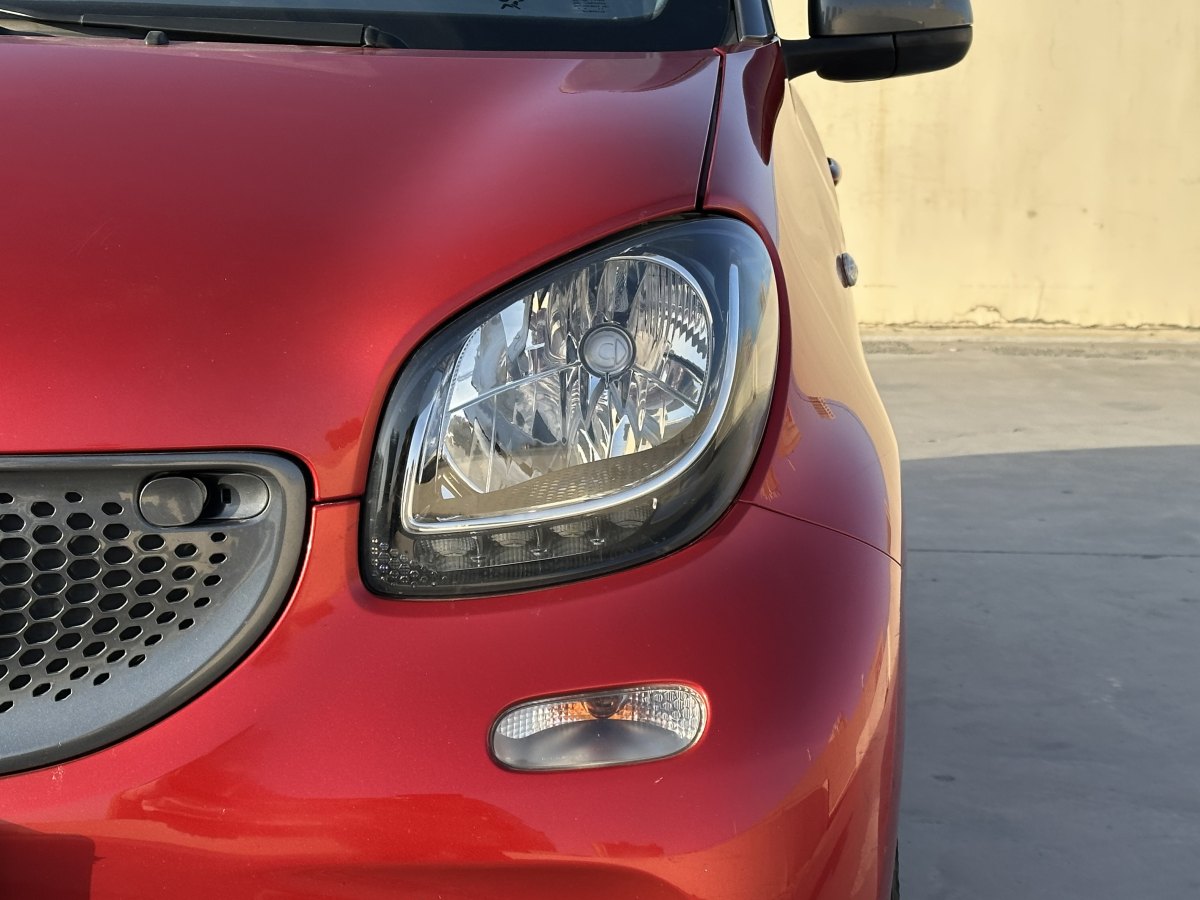 smart forfour  2017款 0.9T 66千瓦摯愛特別版圖片