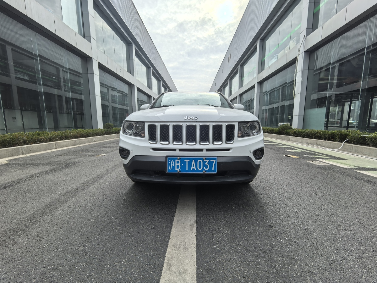 Jeep 指南者  2014款 改款 2.4L 四驅(qū)舒適版圖片