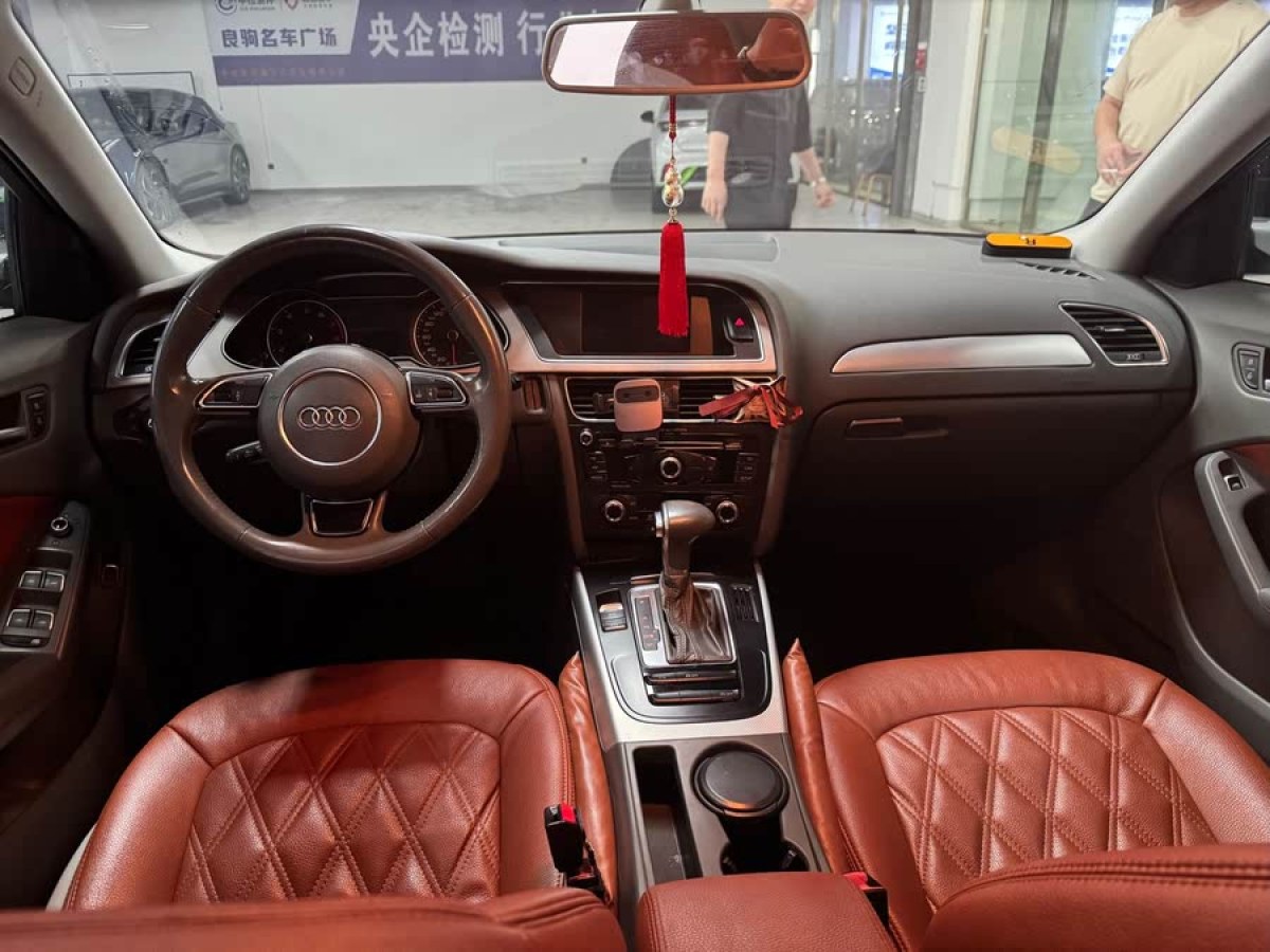 奧迪 奧迪A4L  2015款 35 TFSI 自動標(biāo)準(zhǔn)型圖片
