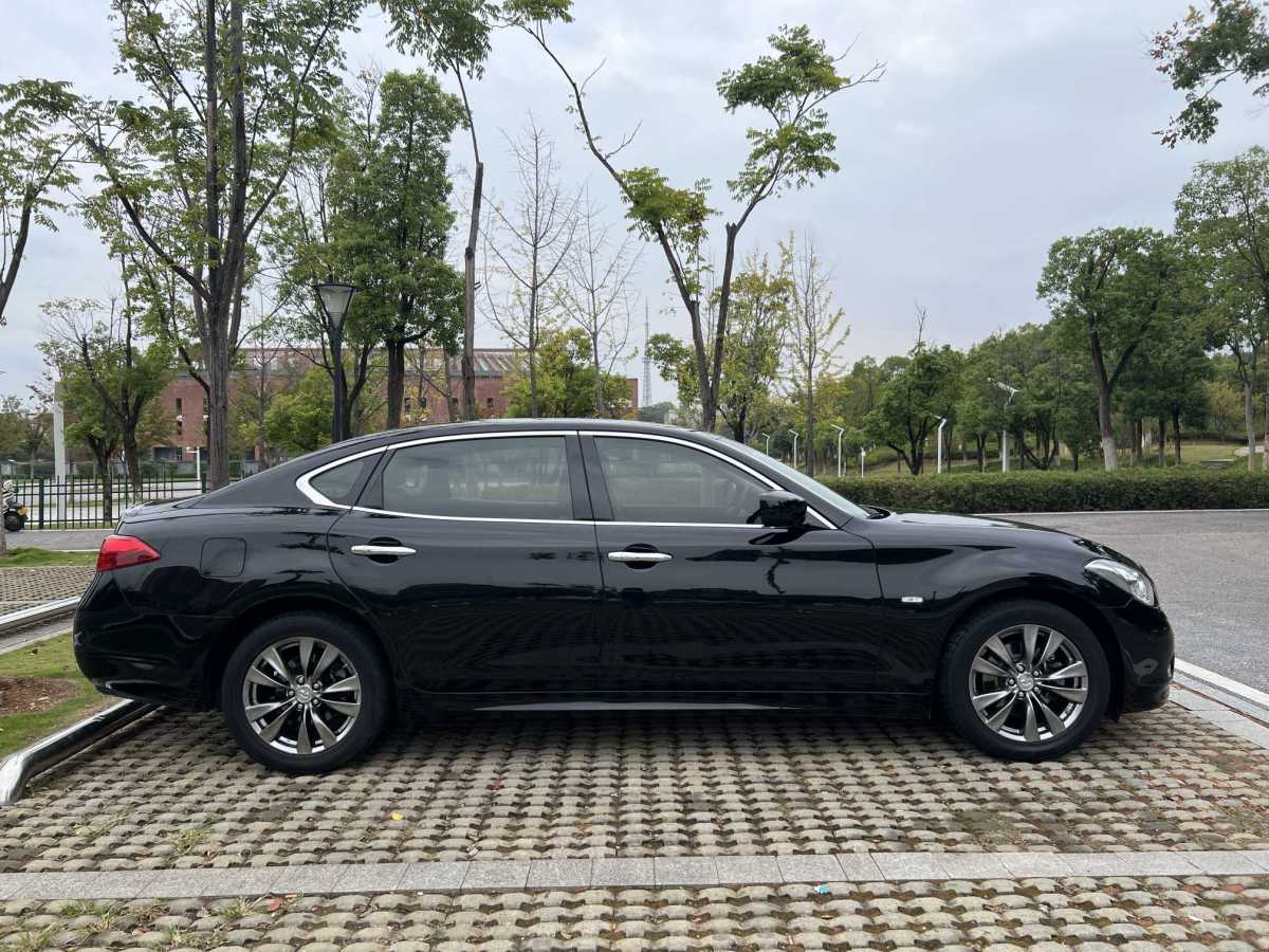 英菲尼迪 Q70  2013款 Q70L 2.5L 雅致版圖片