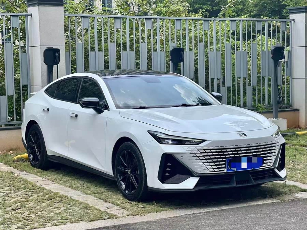 長安 長安UNI-V  2022款 1.5T 尊貴型圖片