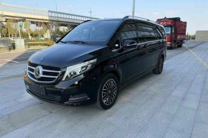 奔驰A级 奔驰  A 220 L 4MATIC 运动轿车