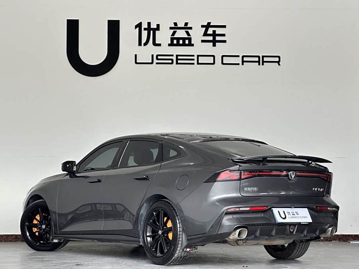 2022年5月長(zhǎng)安 長(zhǎng)安UNI-V  2022款 1.5T 尊貴型