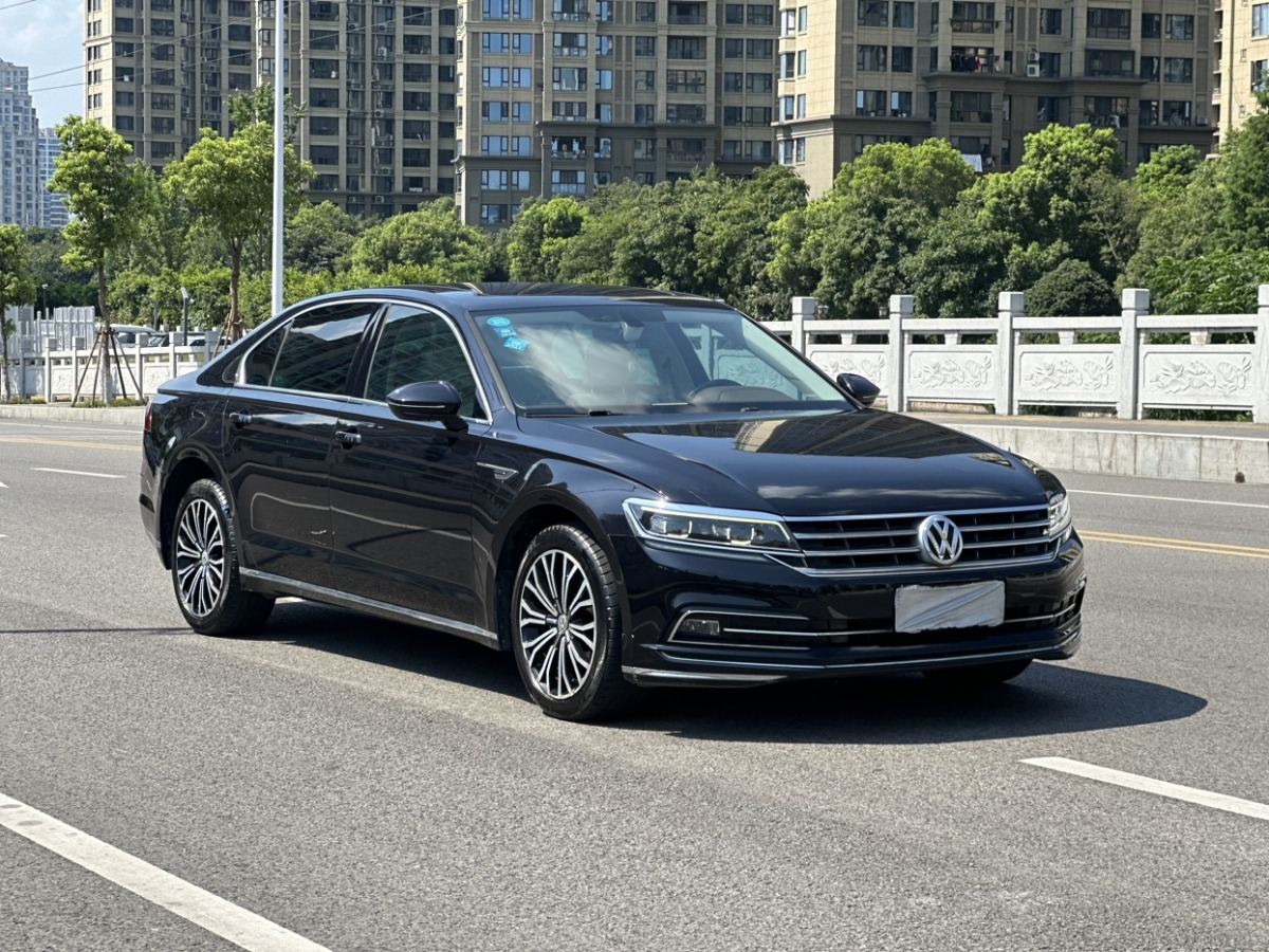 2017年07月大眾 輝昂  2016款 380TSI 兩驅(qū)御尊版