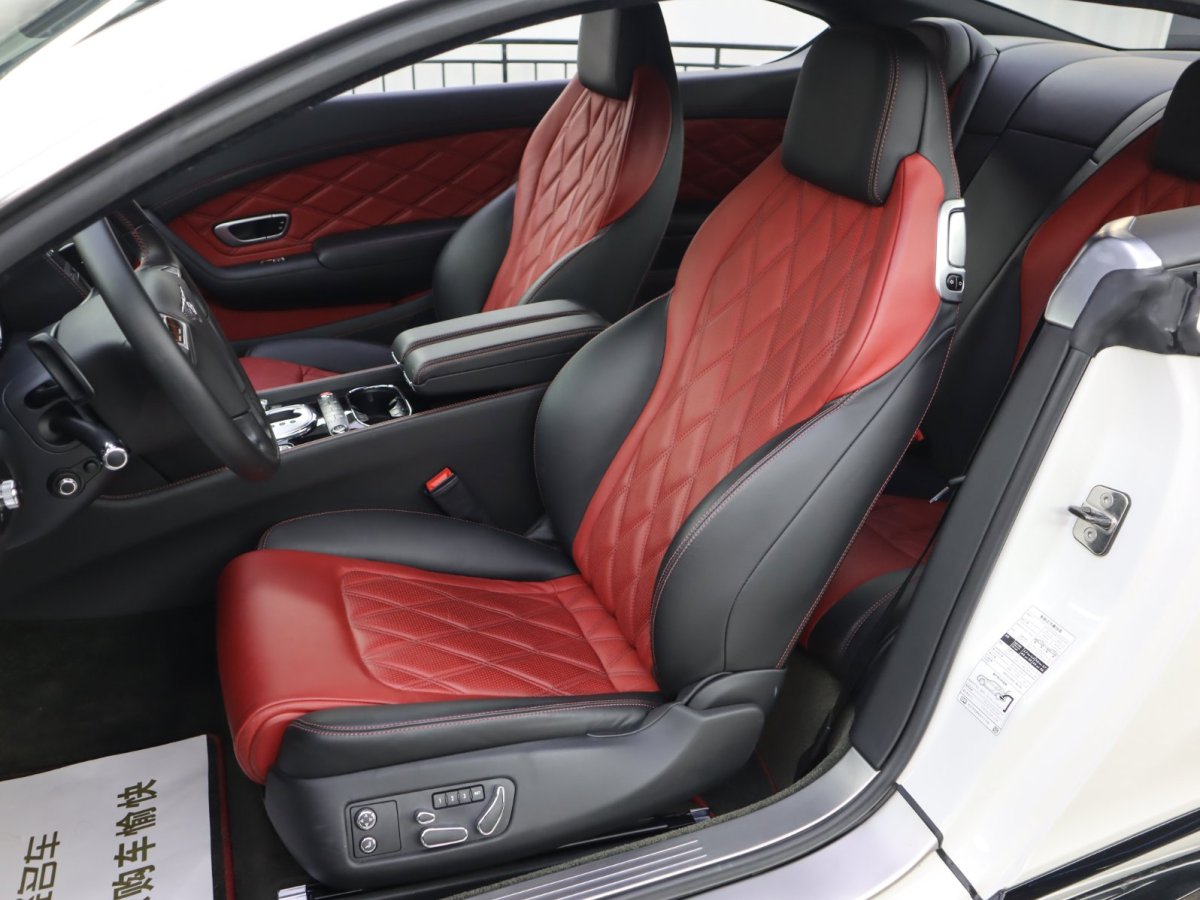 賓利 歐陸  2015款 4.0T GT V8 S 標(biāo)準(zhǔn)版圖片