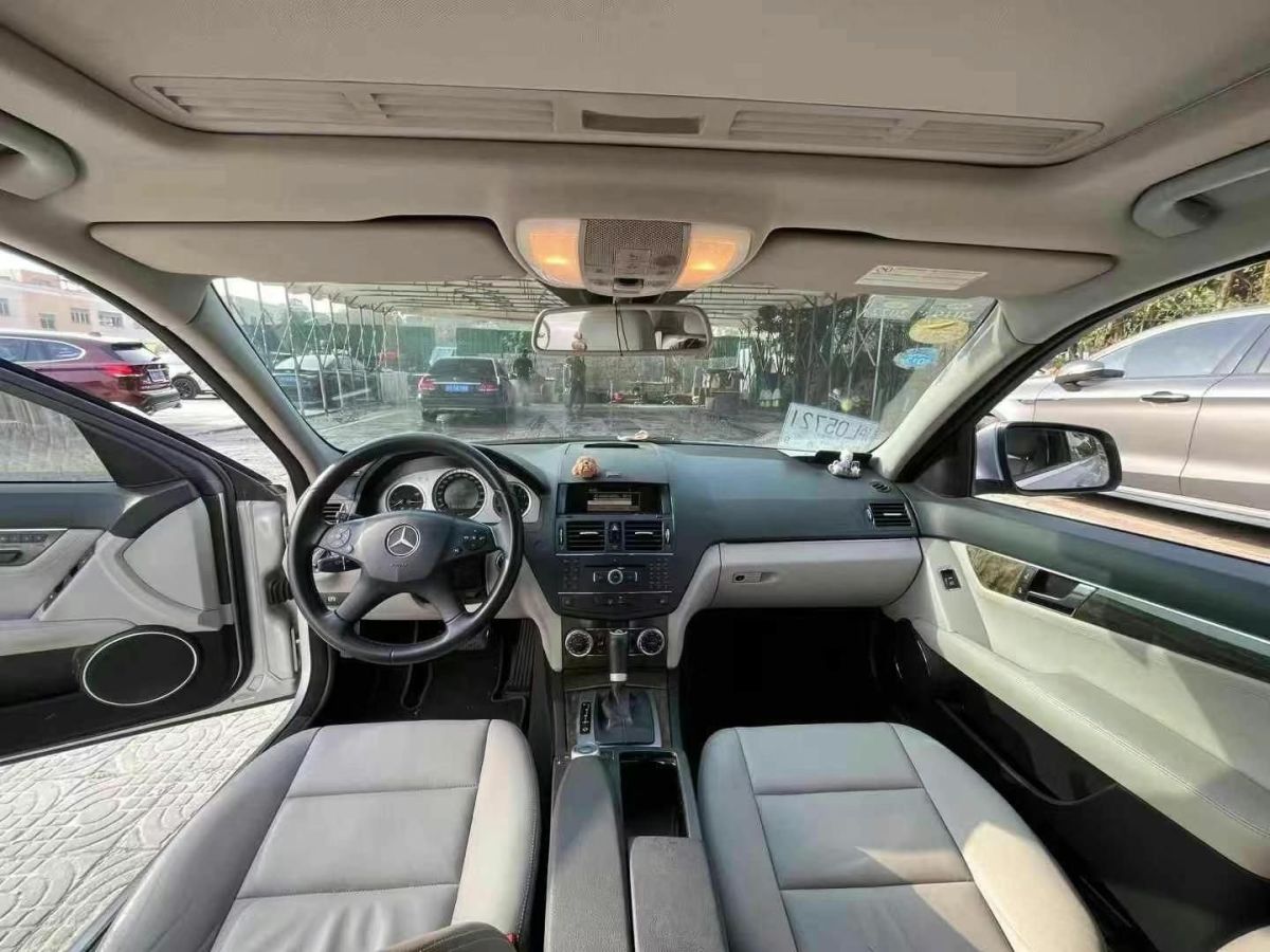 奔馳 奔馳C級(jí)AMG  2009款 AMG C 63 動(dòng)感型圖片