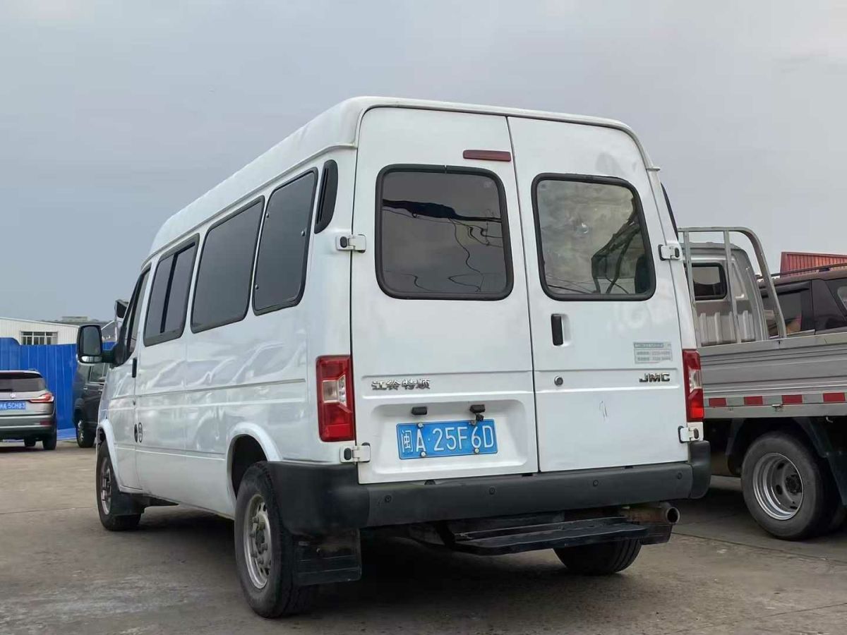 江鈴 特順  2020款 2.8T商務(wù)型長軸中頂9座國V JX493圖片