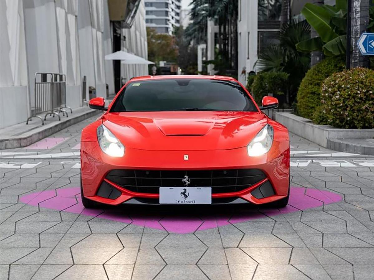 法拉利 F12berlinetta  2013款 6.3L 標(biāo)準(zhǔn)型圖片