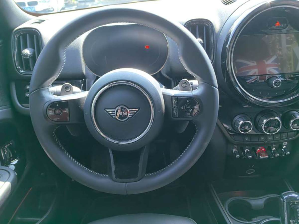 MINI COUNTRYMAN  2022款 2.0T COOPER S ALL4 黑標(biāo)特別版圖片