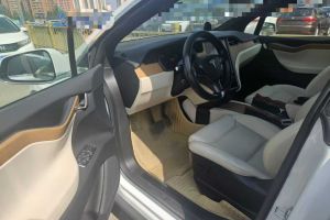 Model S 特斯拉 標(biāo)準(zhǔn)續(xù)航版