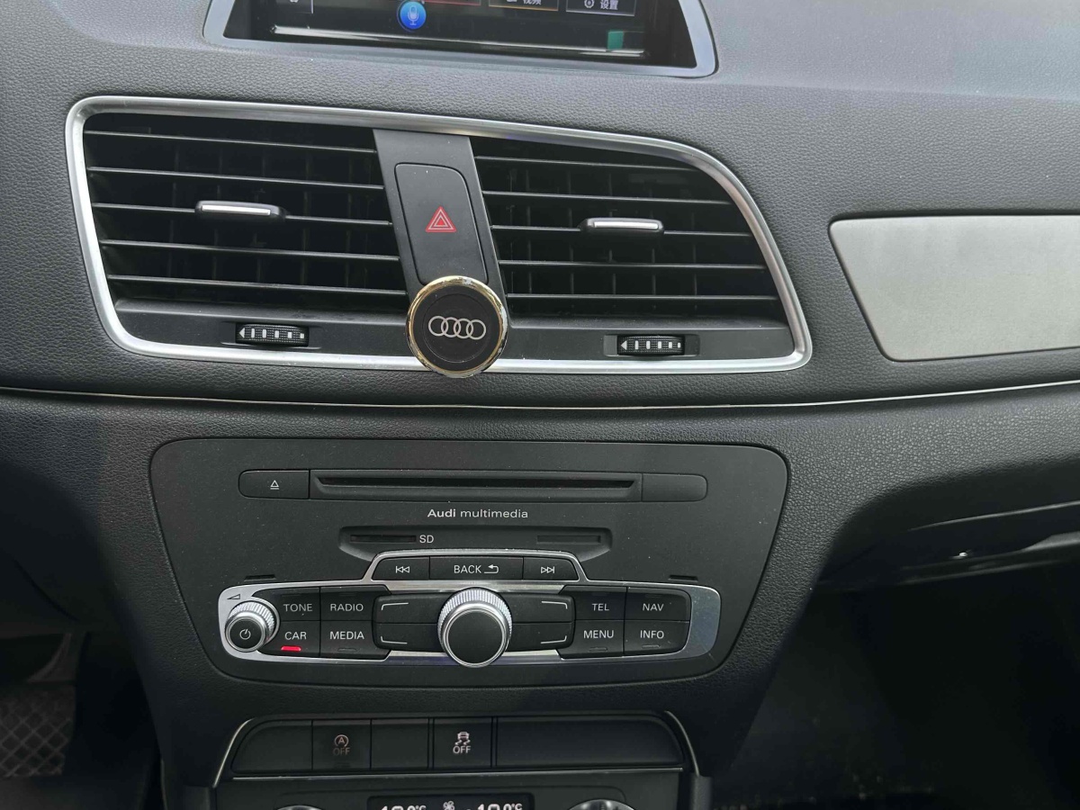 奧迪 奧迪Q3  2015款 35 TFSI 進(jìn)取型圖片