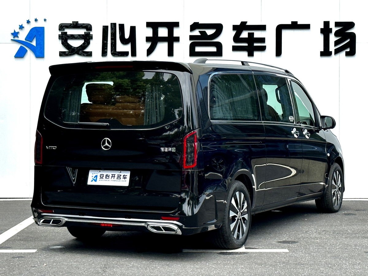 奔驰 威霆  2023款 2.0T 精英版 7座图片