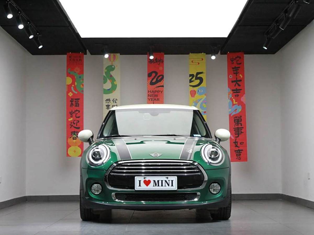 MINI MINI  2019款 1.5T COOPER 60周年紀(jì)念版 五門版圖片