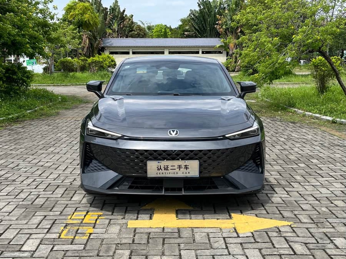 長(zhǎng)安 長(zhǎng)安UNI-V  2024款 1.5T 尊貴型圖片