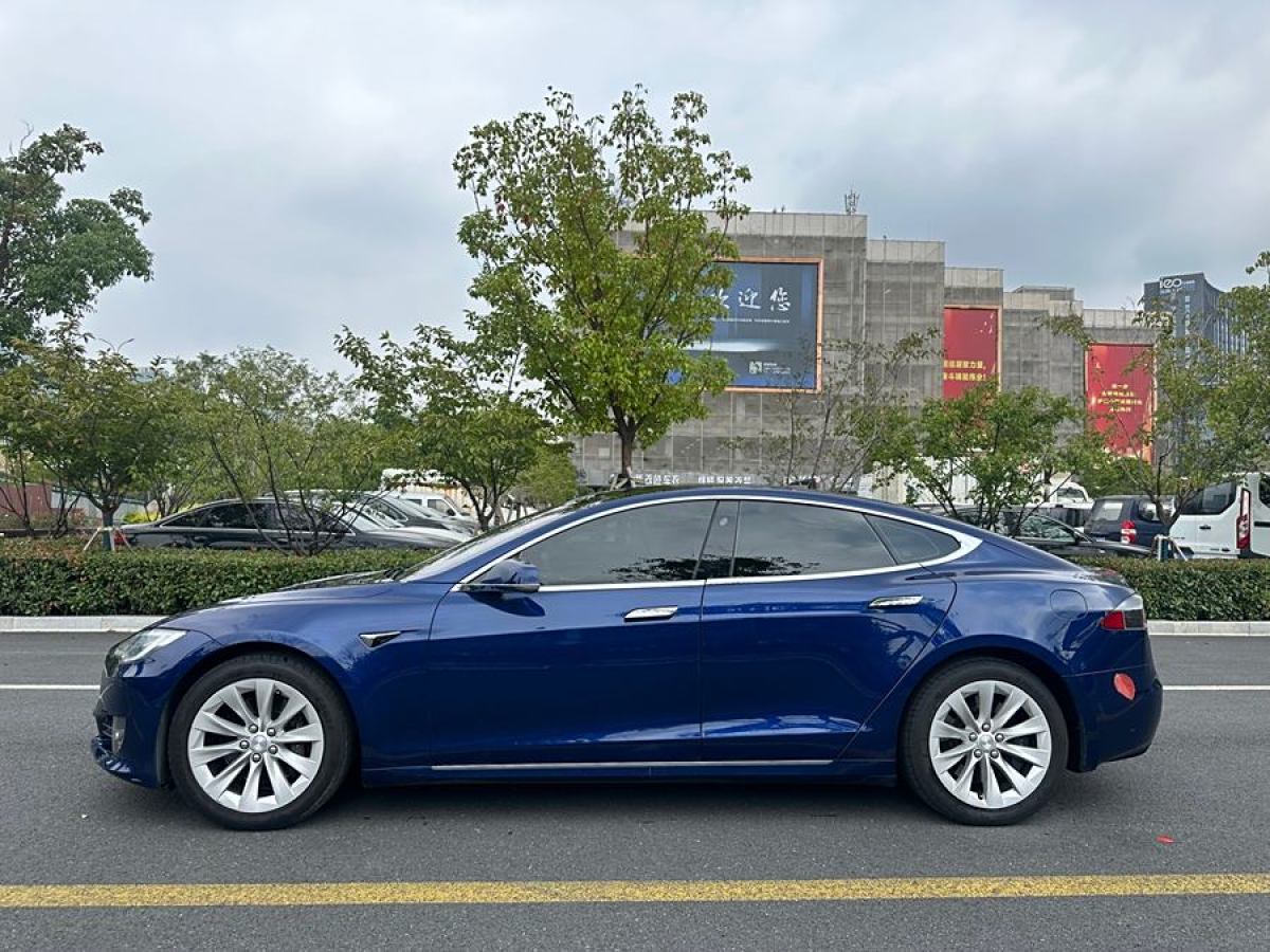 特斯拉 Model S  2017款 Model S 75D 標(biāo)準(zhǔn)續(xù)航版圖片