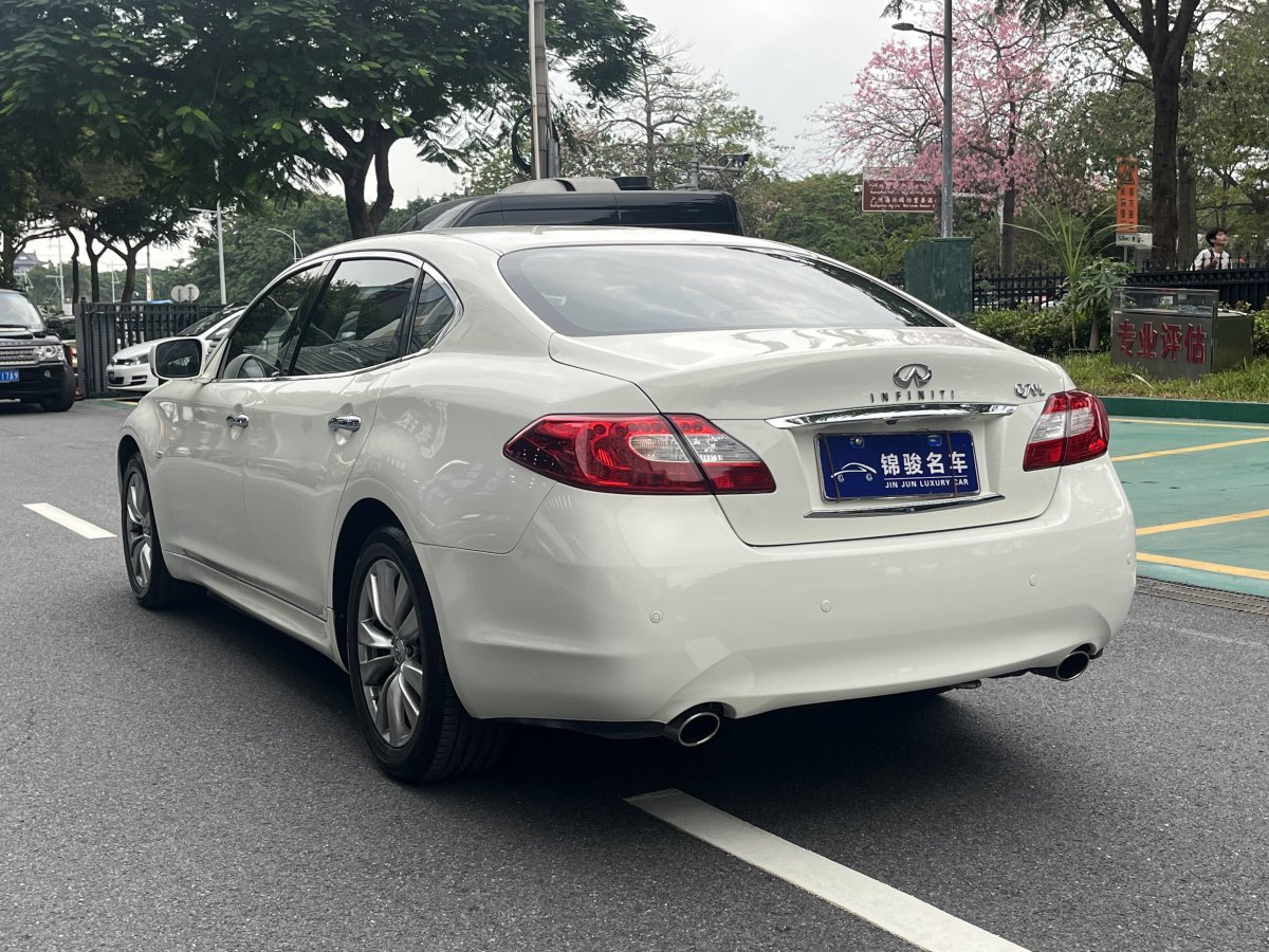 2014年10月英菲尼迪 Q70  2013款 Q70L 2.5L 舒適版