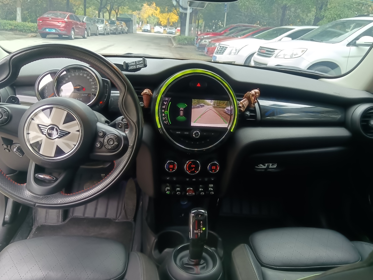 MINI MINI  2019款 2.0T COOPER S 經(jīng)典派 五門版圖片