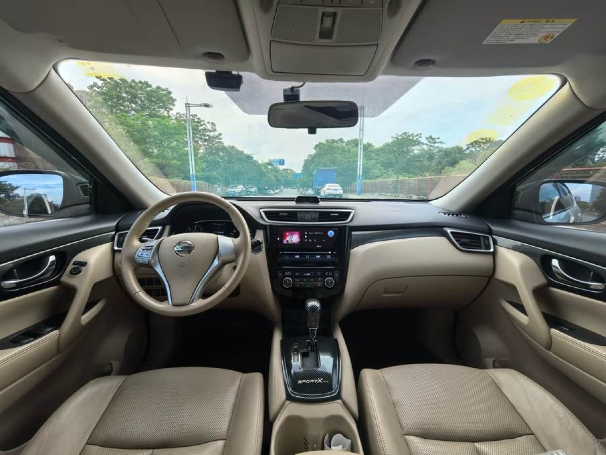日產(chǎn) 奇駿  2015款 2.5L CVT領(lǐng)先MAX版 4WD圖片