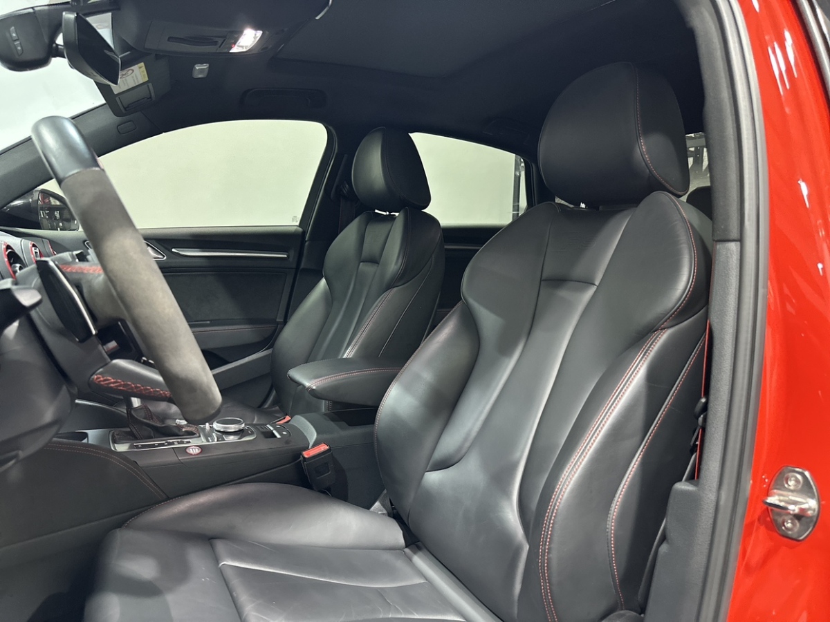 2019年4月奥迪 奥迪RS 3  2017款 RS 3 2.5T Limousine