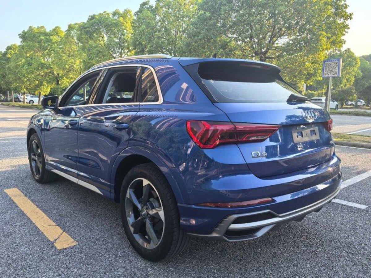 奧迪 奧迪Q3  2019款  40 TFSI 時(shí)尚動(dòng)感型圖片